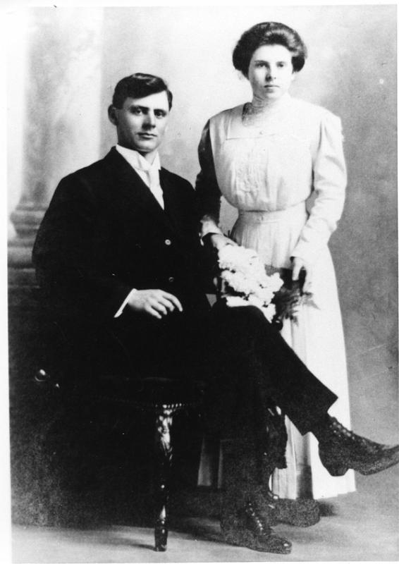 Fay and Anna Gilbert.jpg